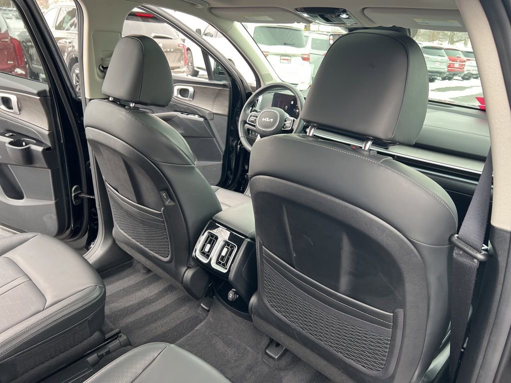 Certified 2024 Kia Sorento SX image 17