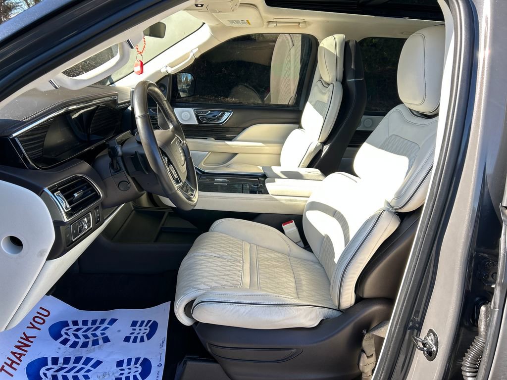 Used 2022 Lincoln Navigator L Black Label image 11