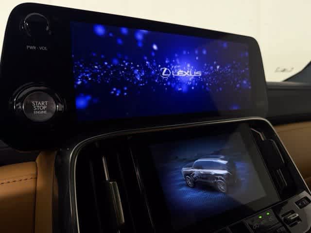 Used 2023 Lexus LX 600 4WD w/ Accessory Package (Z1) image 18