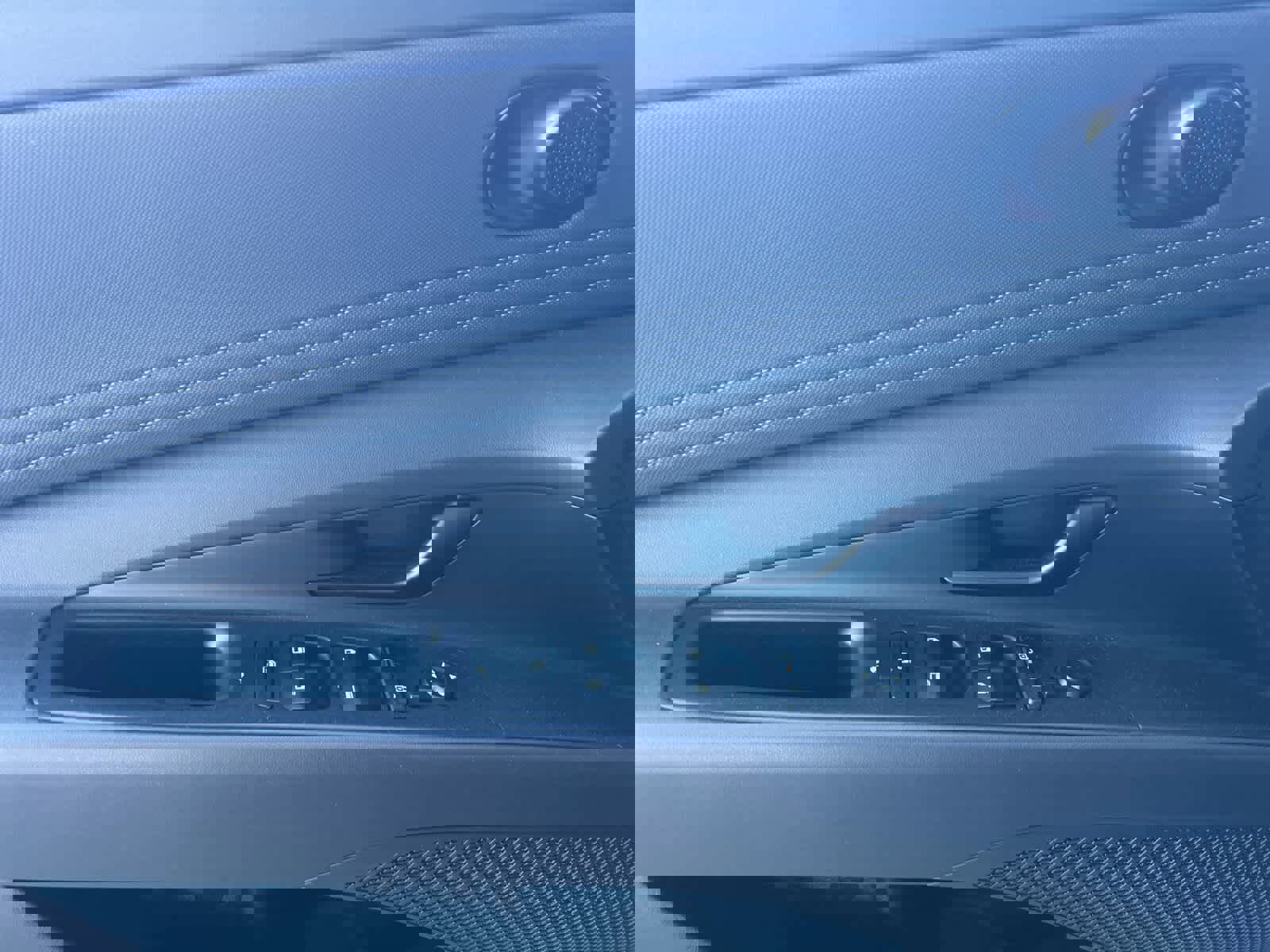 New 2025 Hyundai Elantra Sport image 13