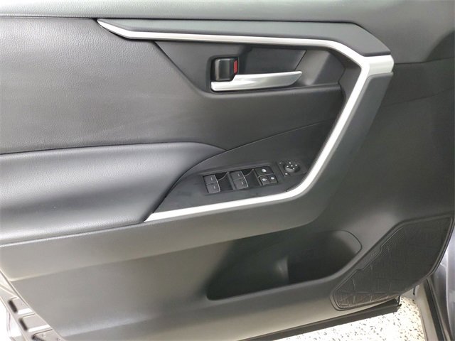 Used 2024 Toyota RAV4 SE image 19
