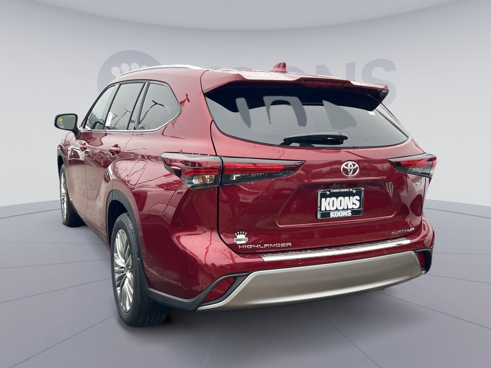 New 2026 Toyota Highlander Platinum image 2