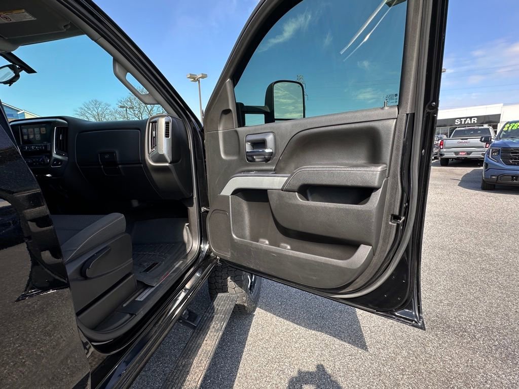 Used 2015 Chevrolet Silverado 2500 LT w/ LT Convenience Package image 13