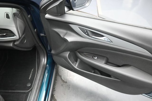 Used 2018 Buick Regal Preferred FWD image 39