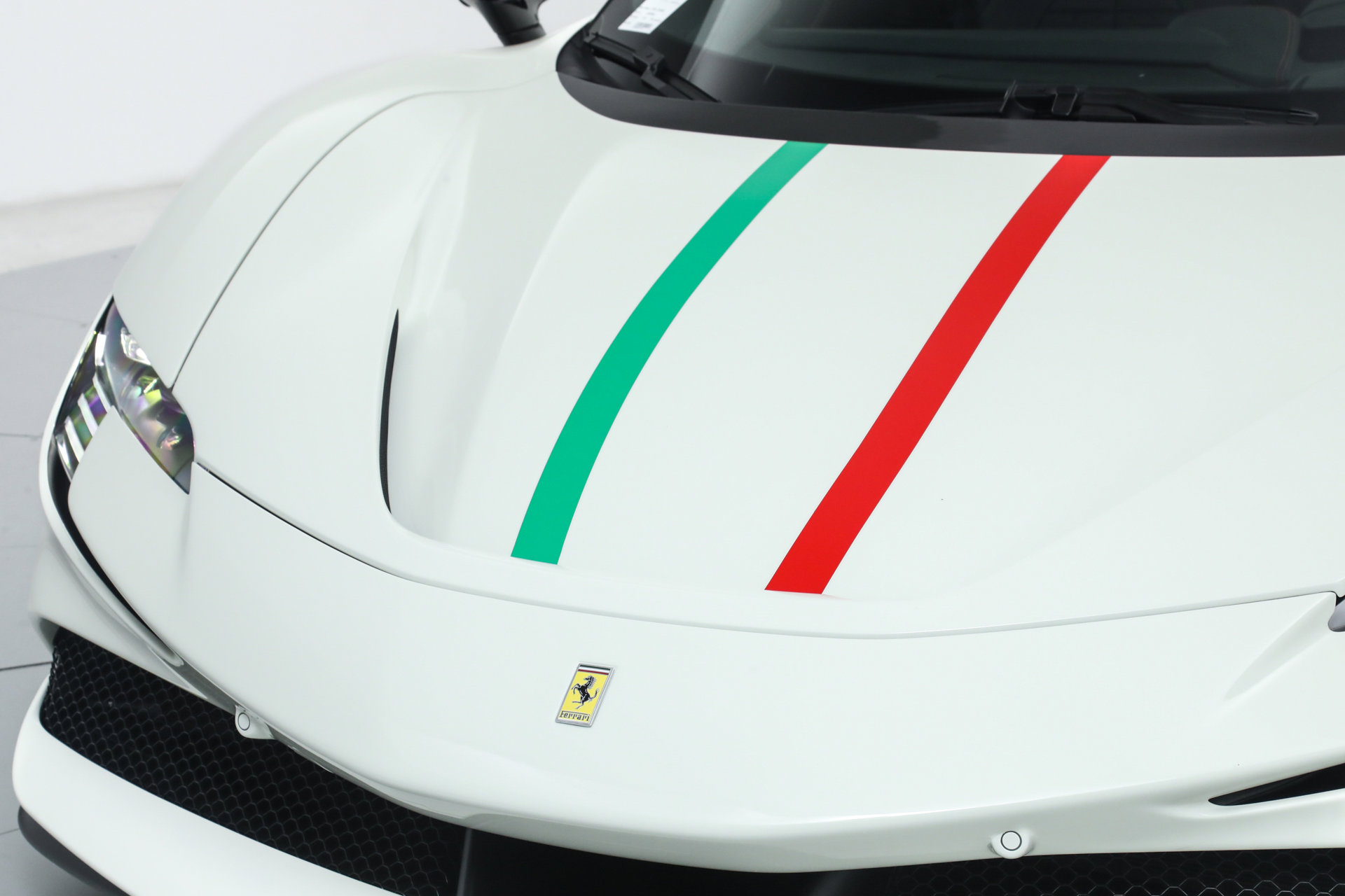 Certified 2025 Ferrari SF90 Spider AWD/4WD image 18