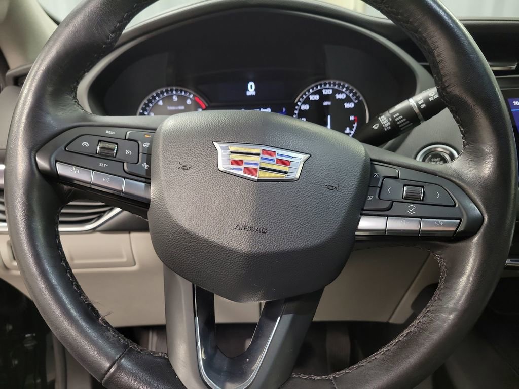 Used 2023 Cadillac XT4 Luxury w/ Cold Weather Package image 20