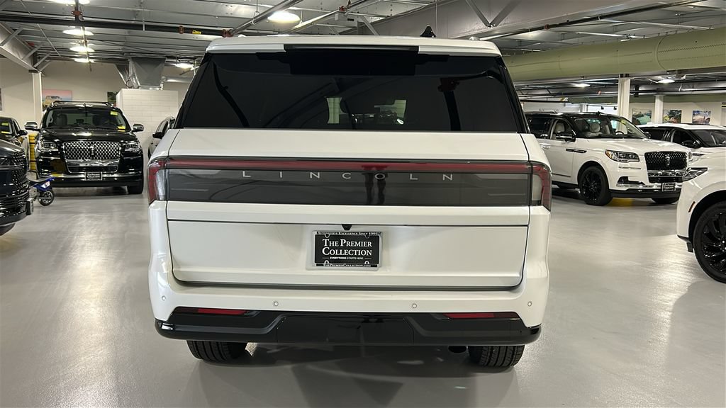 Used 2026 Lincoln Navigator L Reserve AWD/4WD image 5