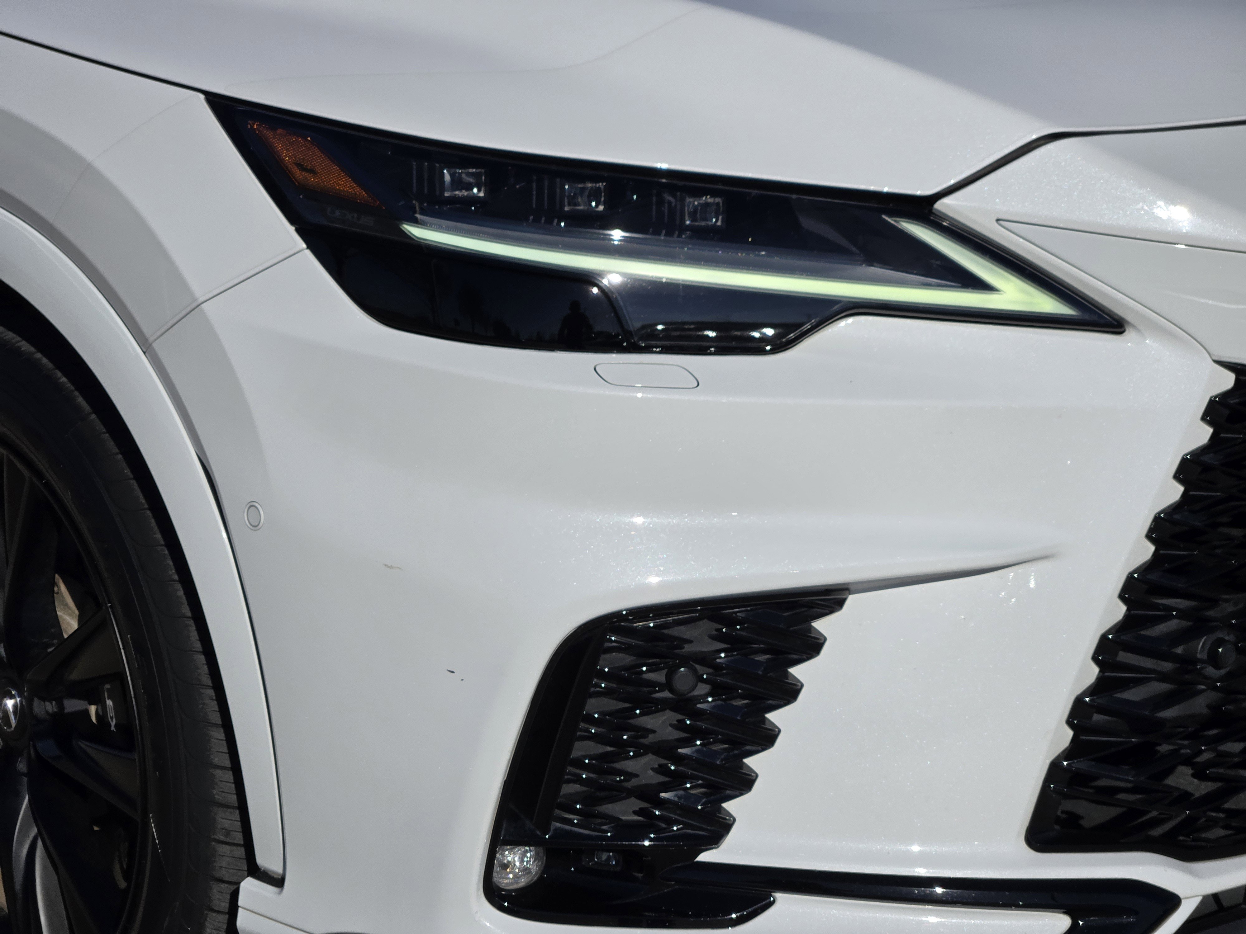 Used 2023 Lexus RX 500h F Sport image 9