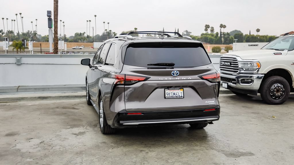 Used 2024 Toyota Sienna Platinum AWD/4WD image 7