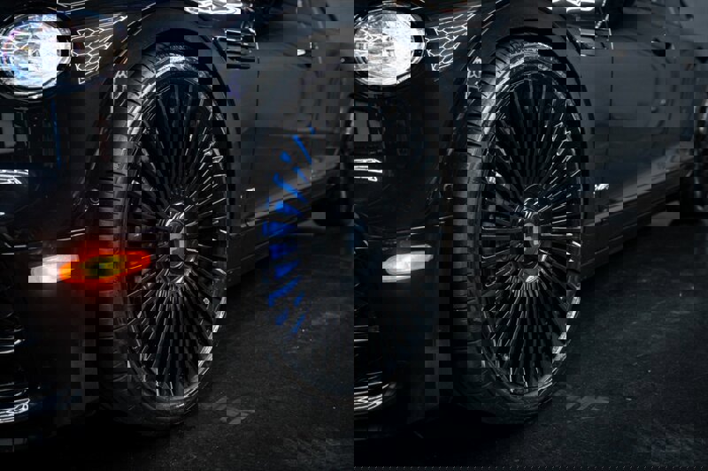 Used 2022 Bentley Flying Spur W12 image 13