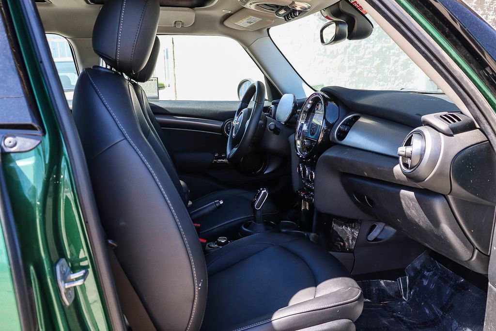 Used 2023 MINI Cooper 4-Door Hardtop image 24