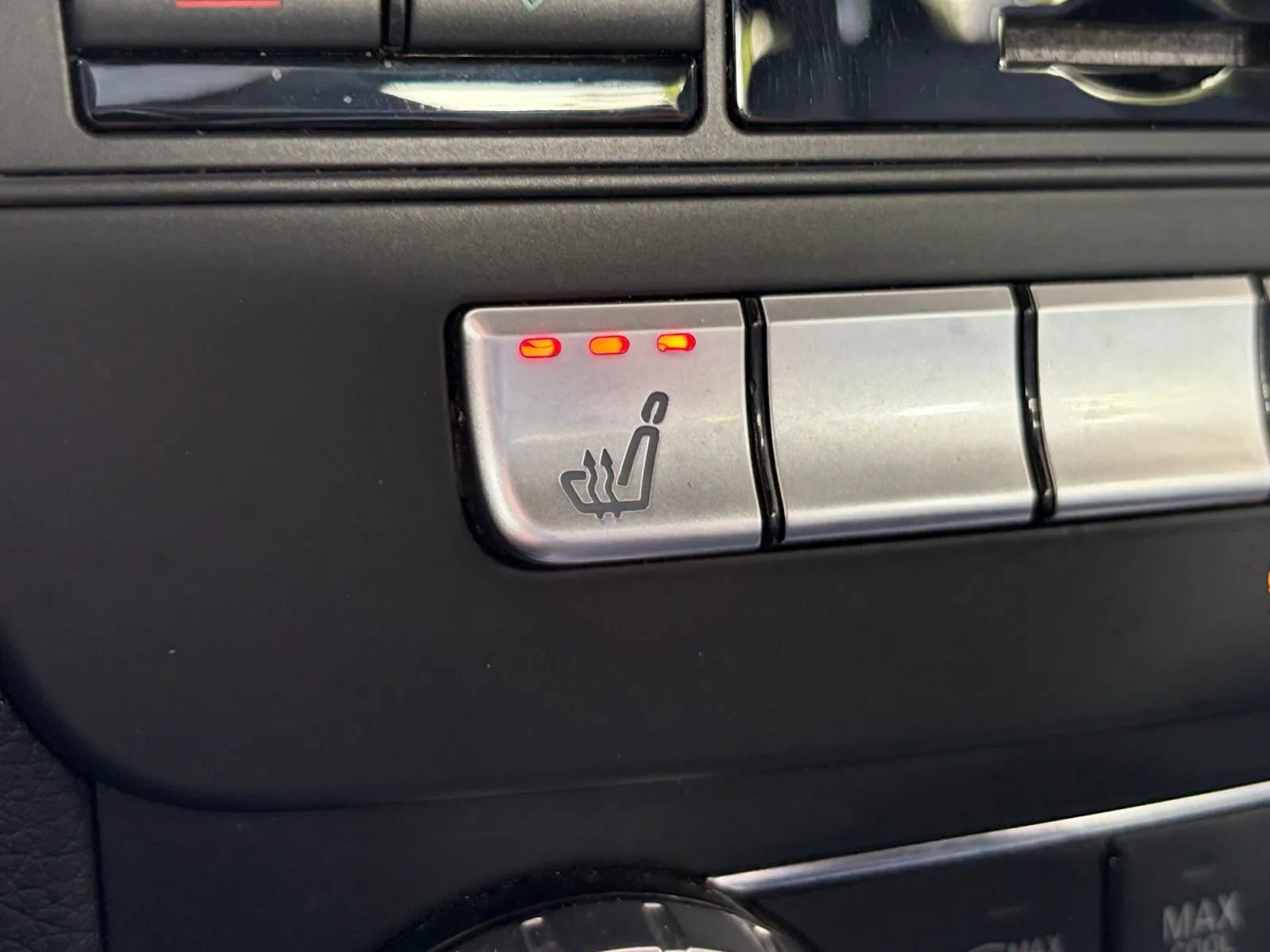 Used 2013 Mercedes-Benz C 300 4MATIC Sedan image 24