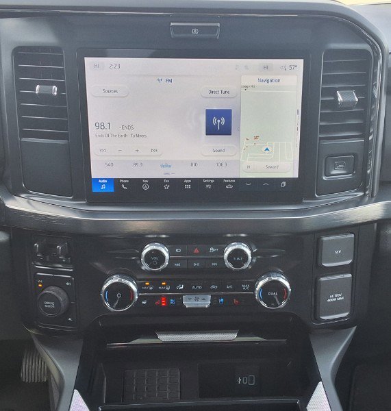 Used 2025 Ford F450 Lariat w/ Snow Plow/Camper Package image 18