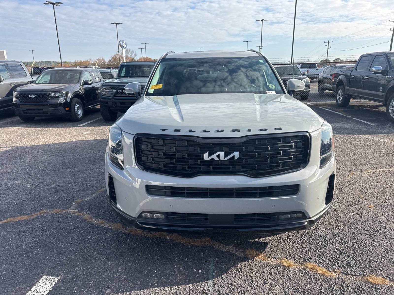 Used 2022 Kia Telluride SX w/ SX Prestige Package image 2