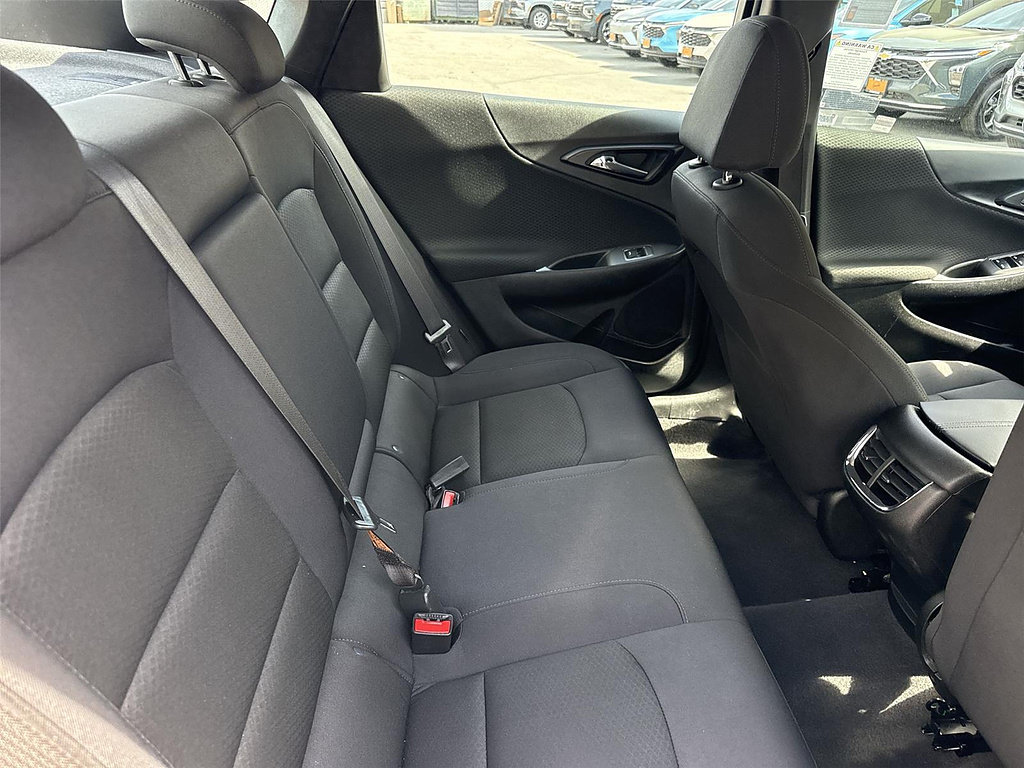 Used 2025 Chevrolet Malibu LT FWD image 23