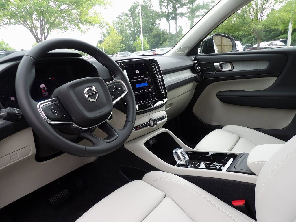 New 2026 Volvo XC40 B5 Plus w/ Protection Package Premier AWD/4WD image 9