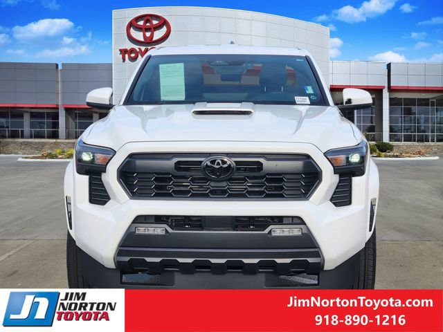 Used 2025 Toyota Tacoma TRD Sport image 2