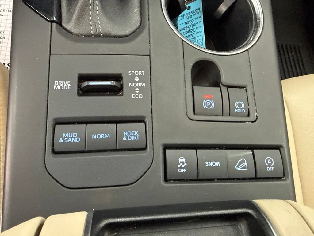 Used 2022 Toyota Highlander XLE AWD/4WD image 36