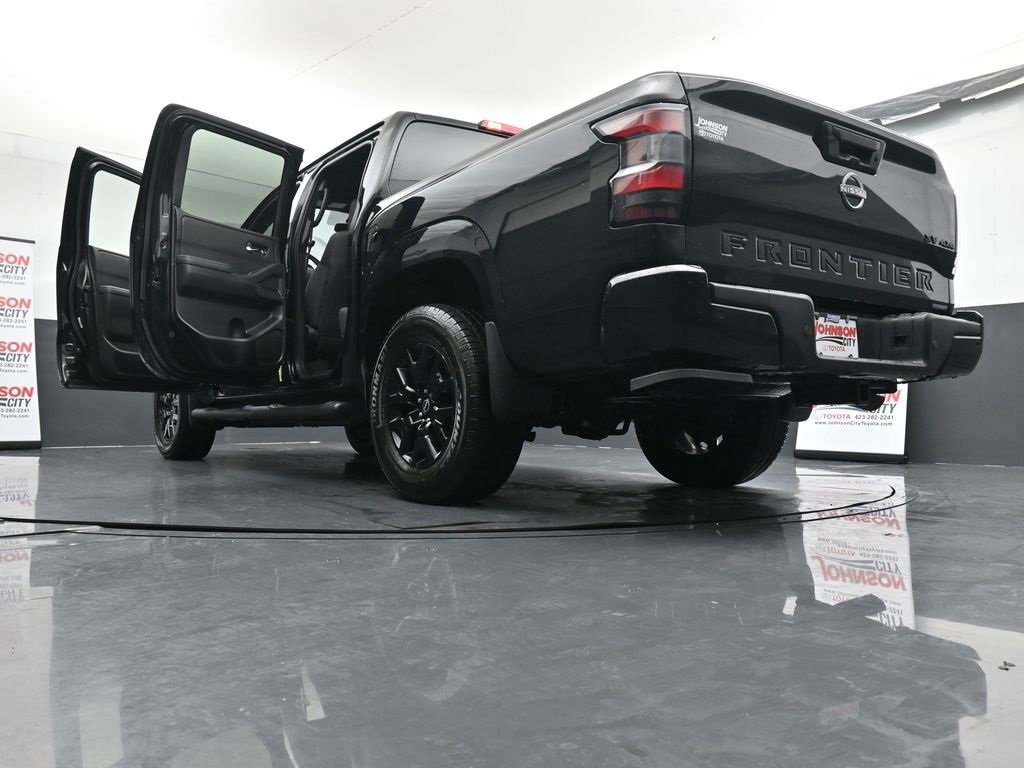 Used 2023 Nissan Frontier SV w/ Midnight Edition Package image 44