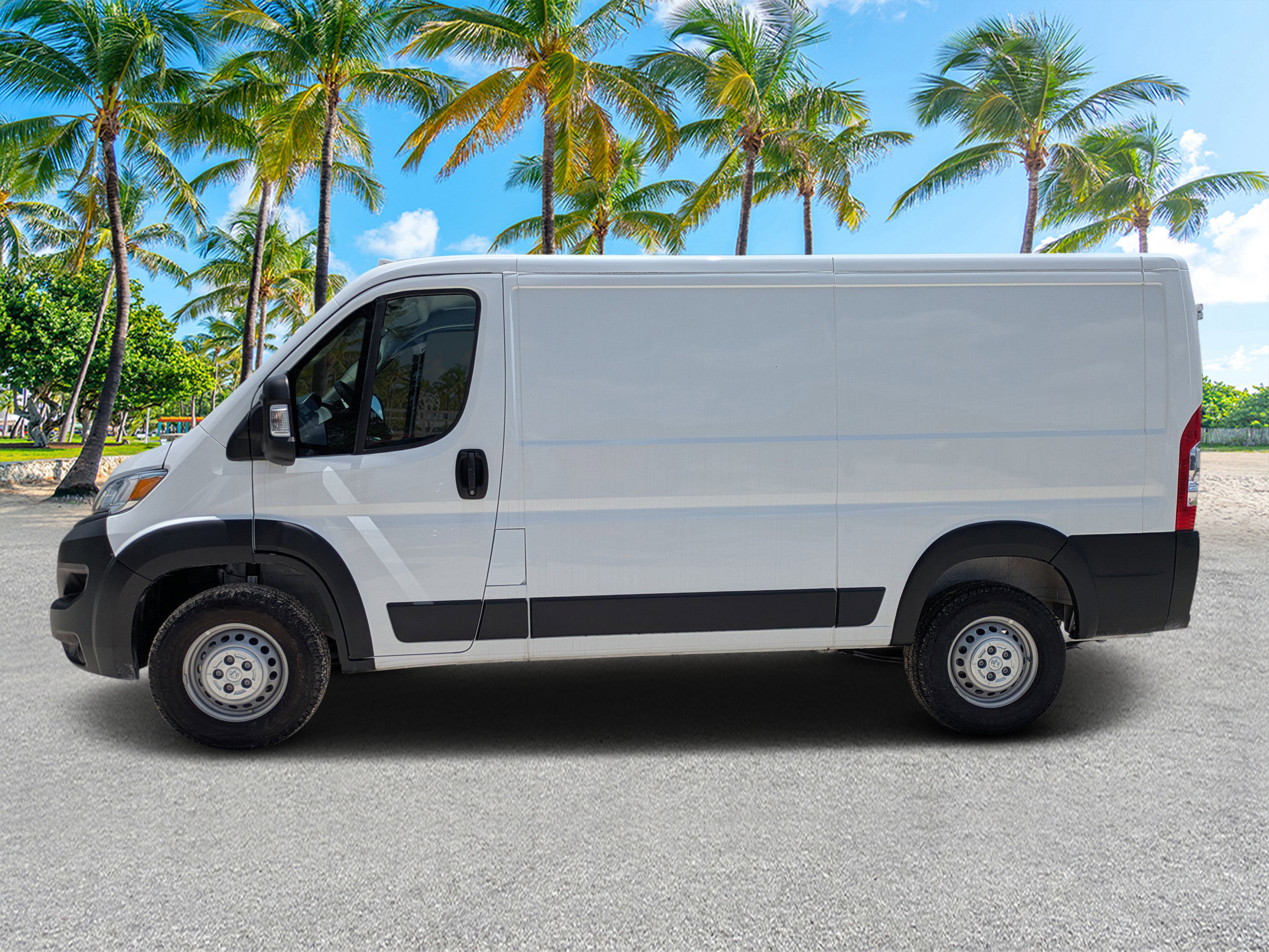 Used 2025 RAM ProMaster 2500 w/ Convenience Group FWD image 7