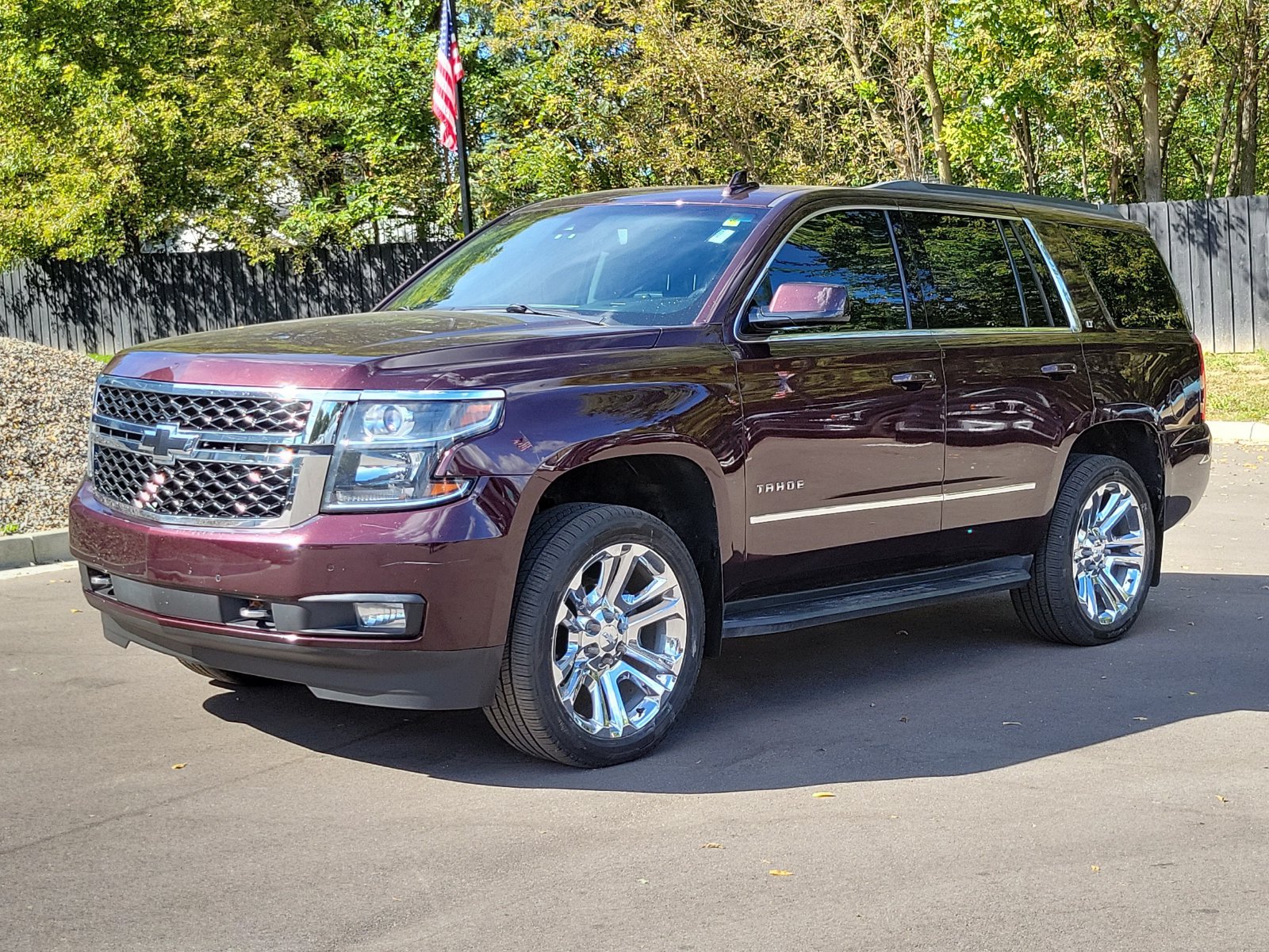 Used 2017 Chevrolet Tahoe LT w/ LT Signature Package AWD/4WD image 4