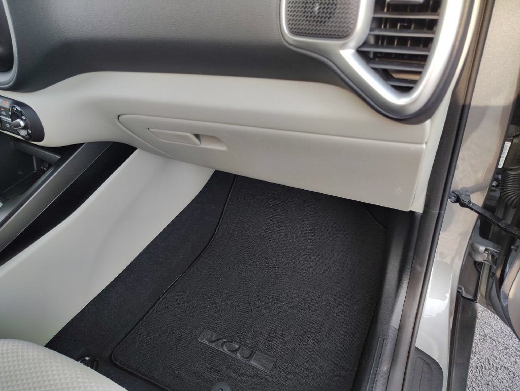 Certified 2023 Kia Soul LX w/ LX Technology Package FWD image 30