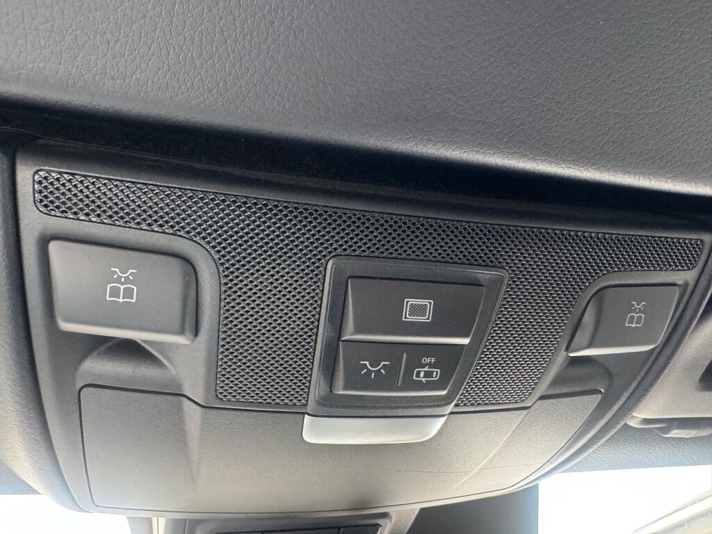 Used 2015 Mercedes-Benz SLK 350 image 25