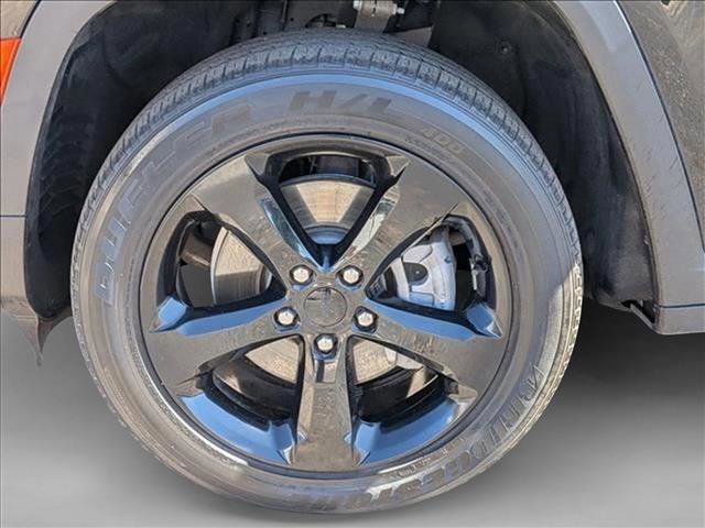 Used 2022 Jeep Grand Cherokee L Laredo image 9