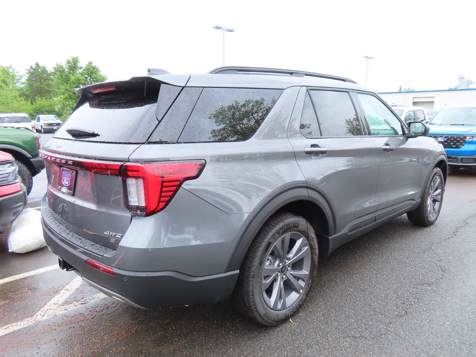 New 2026 Ford Explorer Active w/ Active Comfort Package AWD/4WD image 4