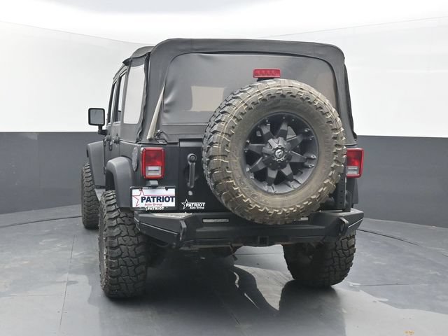 Used 2012 Jeep Wrangler Unlimited Sahara AWD/4WD image 4
