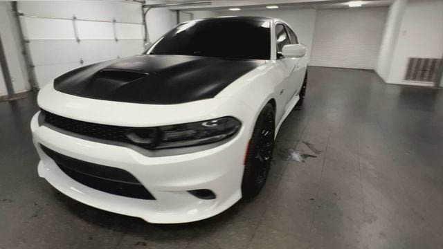 Used 2017 Dodge Charger R/T RWD image 4