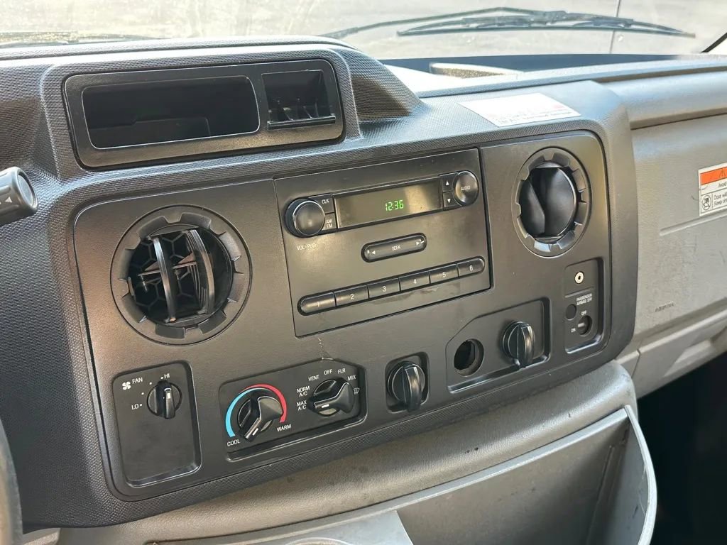 Used 2016 Ford E-350 and Econoline 350 Super Duty image 23