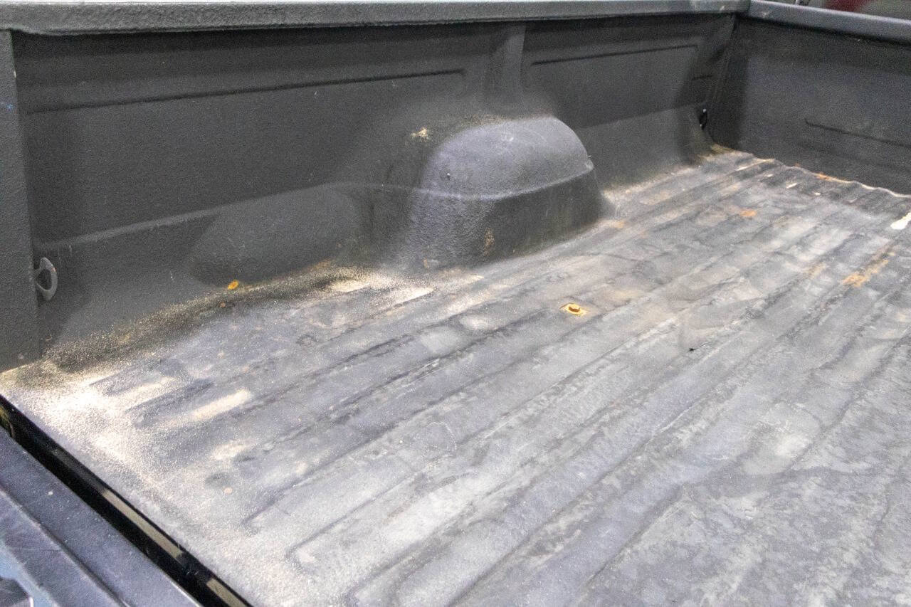 Used 1997 Ford F250 4x4 Regular Cab Heavy Duty image 35