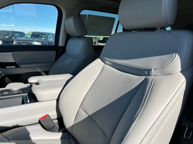 New 2026 Ford Expedition Active image 11