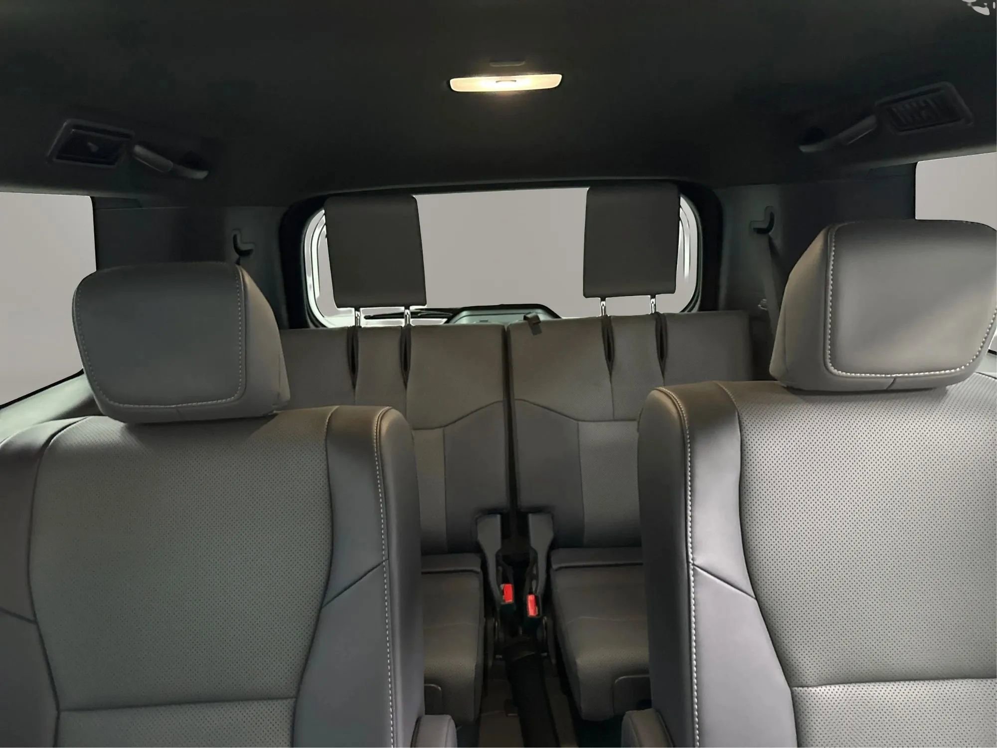 Used 2025 Lexus GX 550 w/ Accessory Package (2T) AWD/4WD image 34