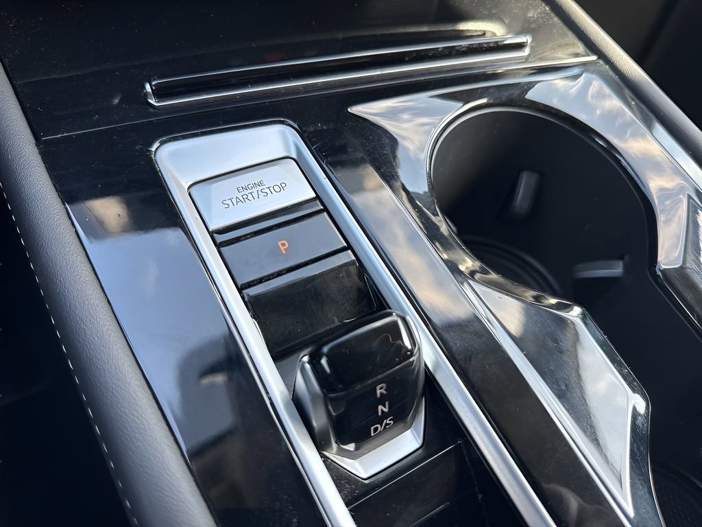Used 2025 Volkswagen Atlas SE FWD image 20