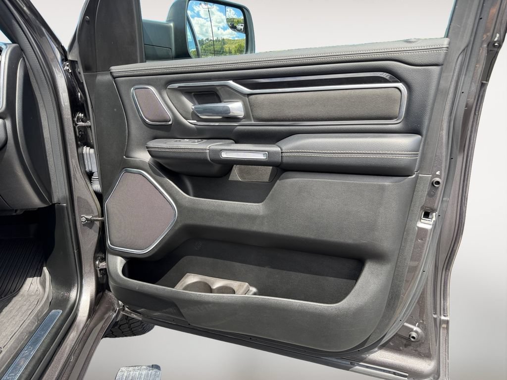 Used 2019 RAM 1500 Laramie AWD/4WD image 26