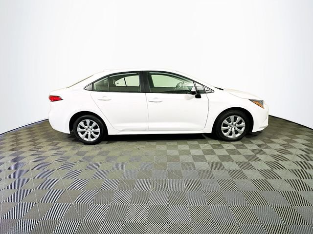 Certified 2025 Toyota Corolla LE image 9