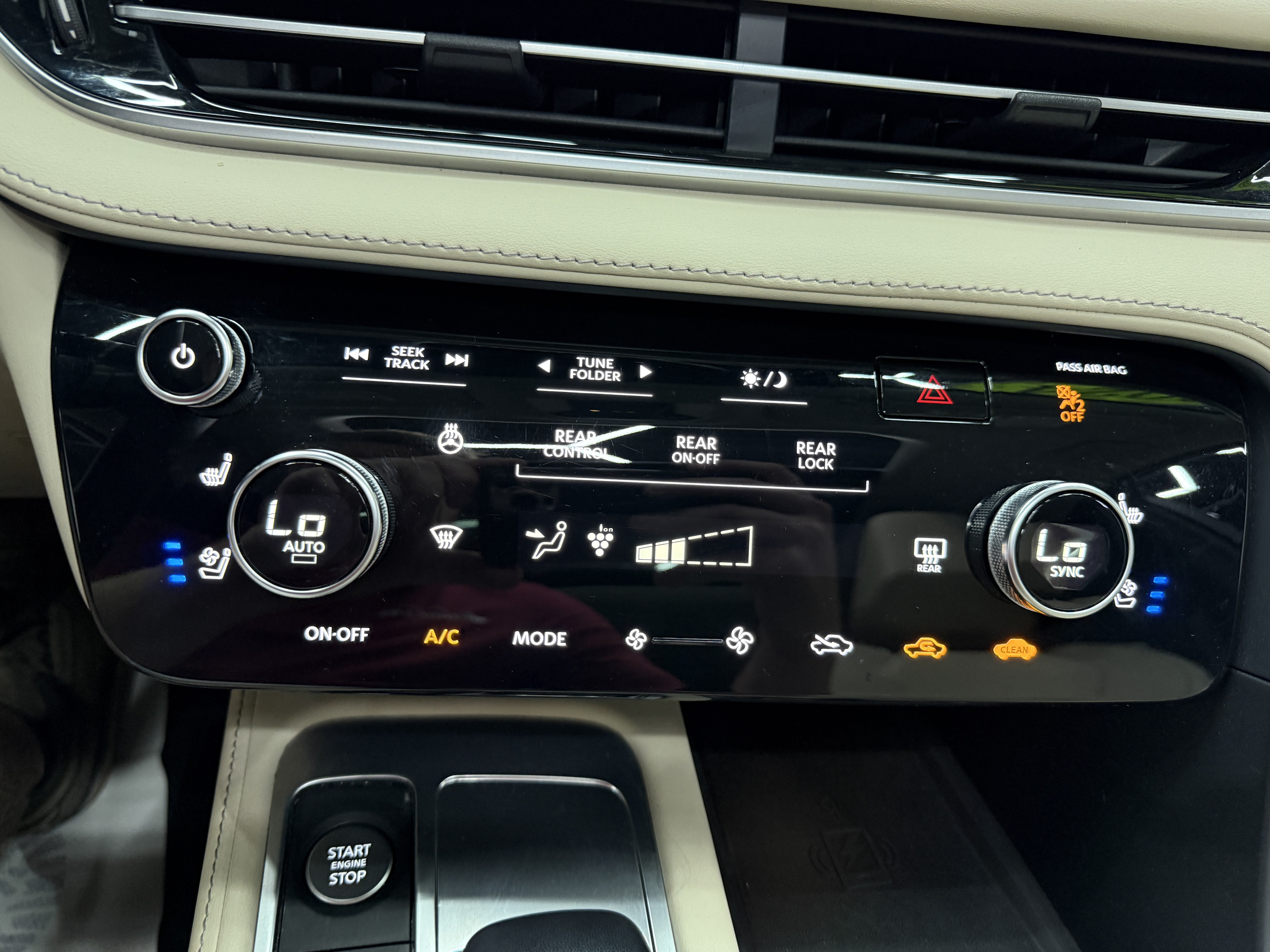 Used 2024 INFINITI QX60 Sensory AWD/4WD image 13