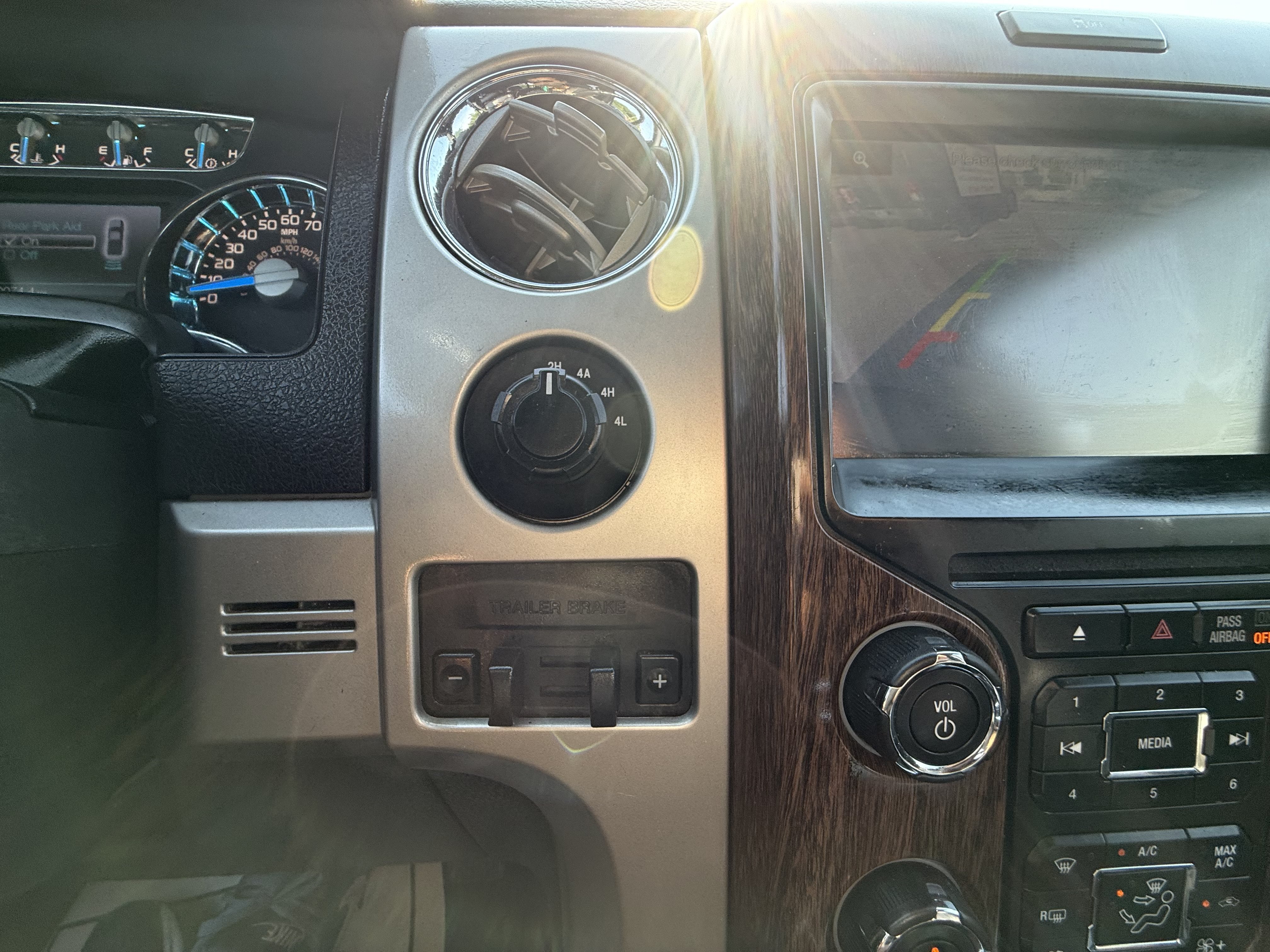 Used 2014 Ford F150 Lariat w/ Equipment Group 501A Mid AWD/4WD image 18