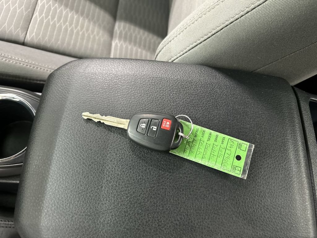 Used 2019 Toyota Tacoma SR w/ SR Convenience Package AWD/4WD image 12