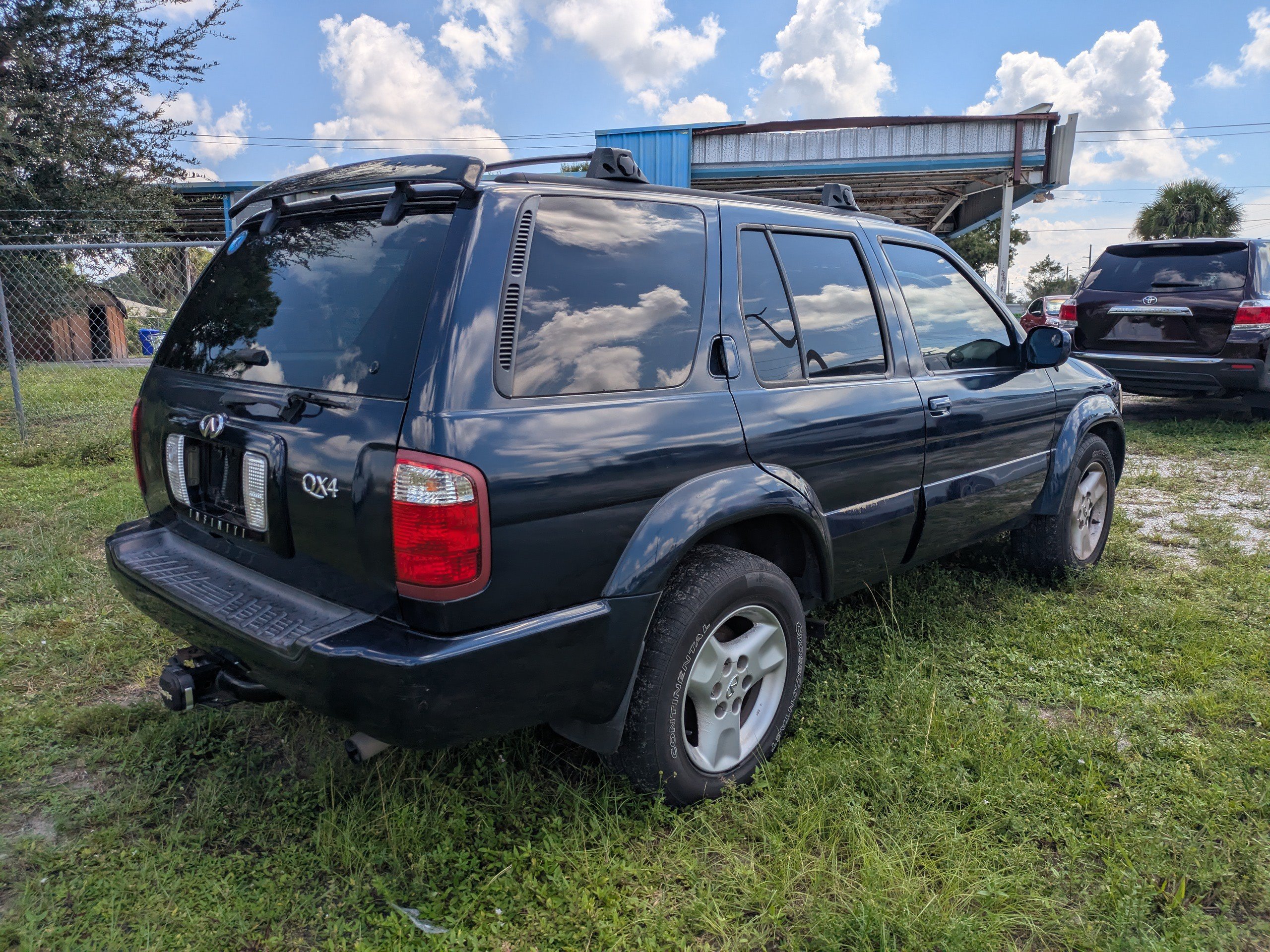Used 2003 INFINITI QX4 4WD image 4
