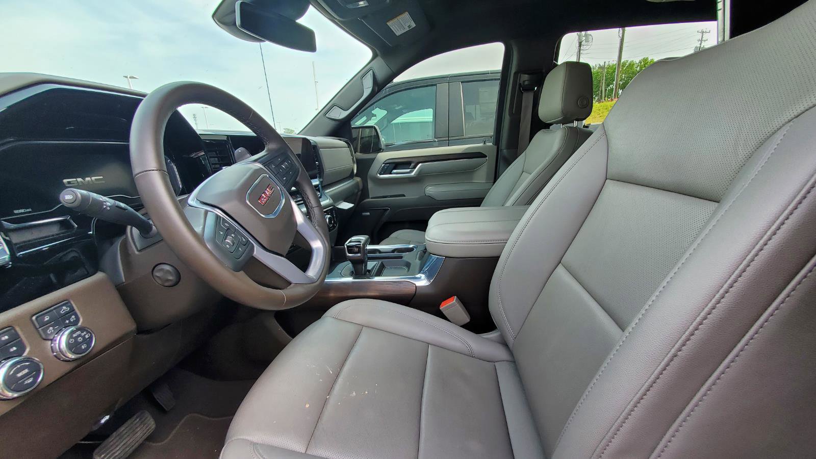 Used 2025 GMC Sierra 1500 SLT w/ SLT Premium Plus Package image 3