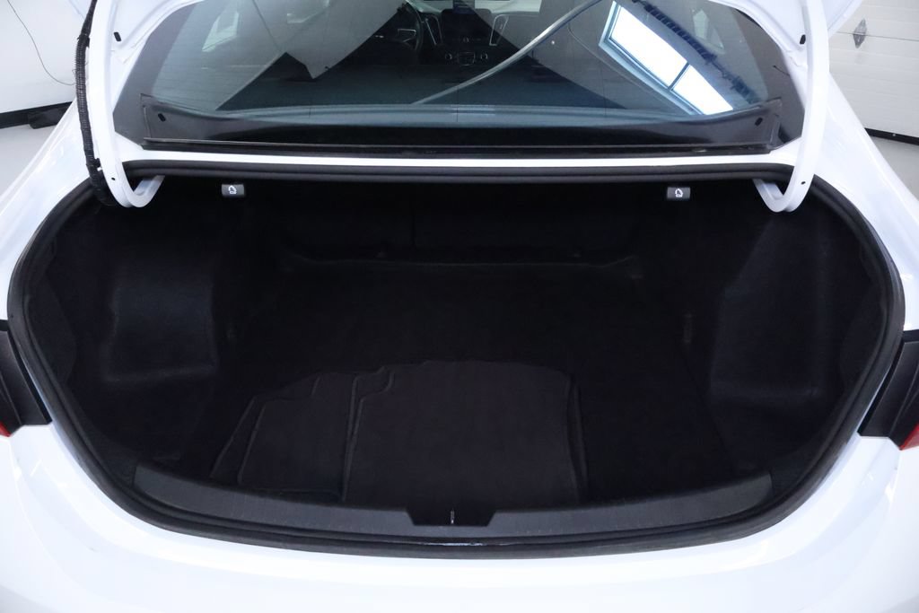 Used 2025 Chevrolet Malibu LT FWD image 15