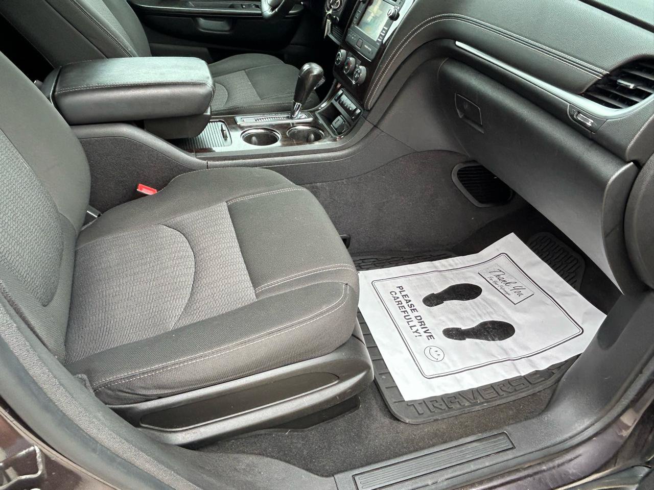 Used 2015 Chevrolet Traverse LT w/ Style and Technology Package FWD image 12