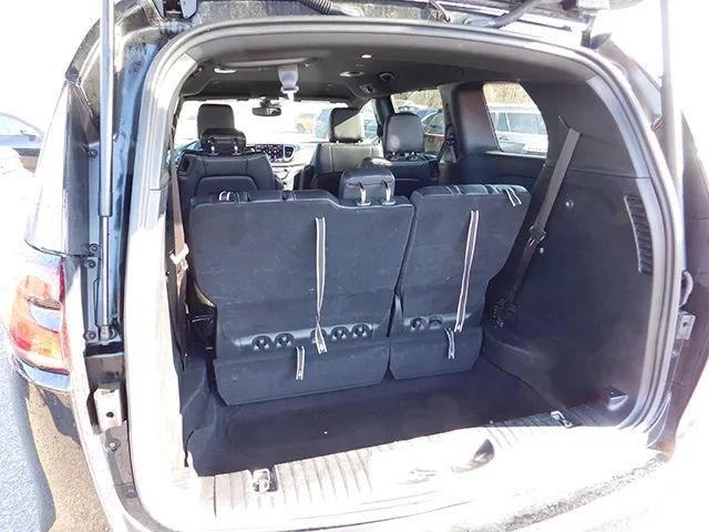 Used 2025 Chrysler Pacifica Select FWD image 7
