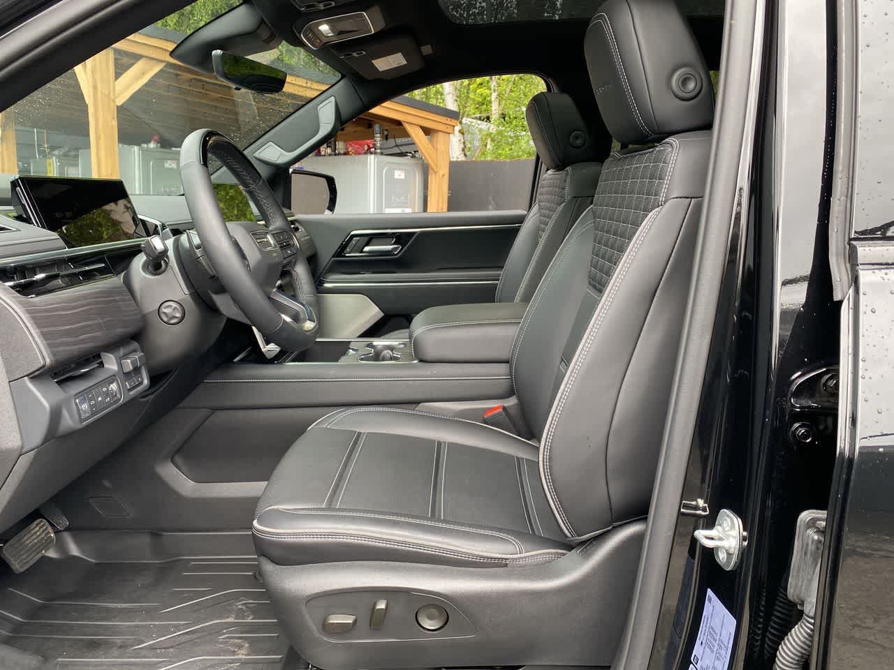 Used 2025 GMC Sierra EV Denali AWD/4WD image 13
