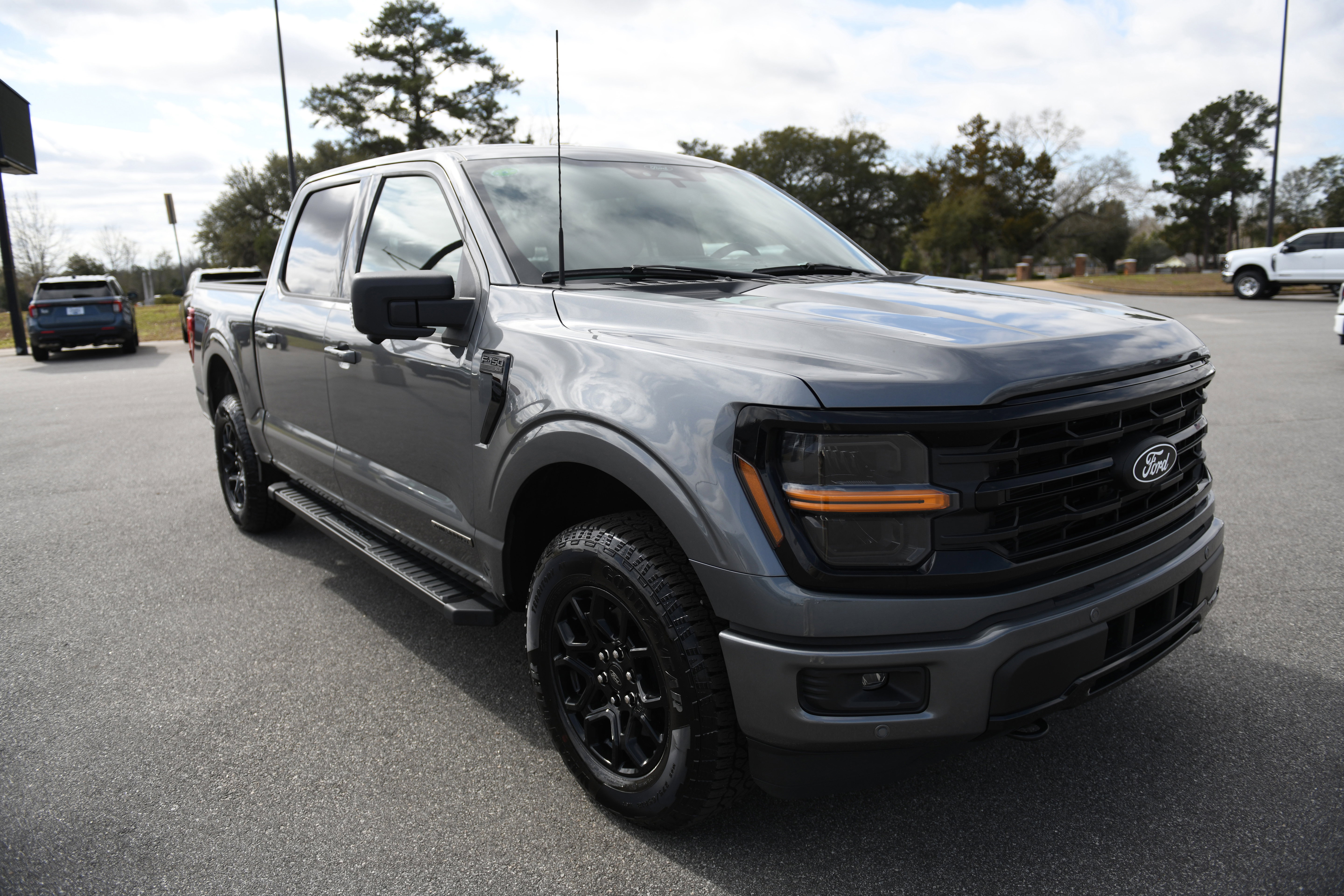 Used 2025 Ford F150 XLT w/ Equipment Group 302A MID image 6