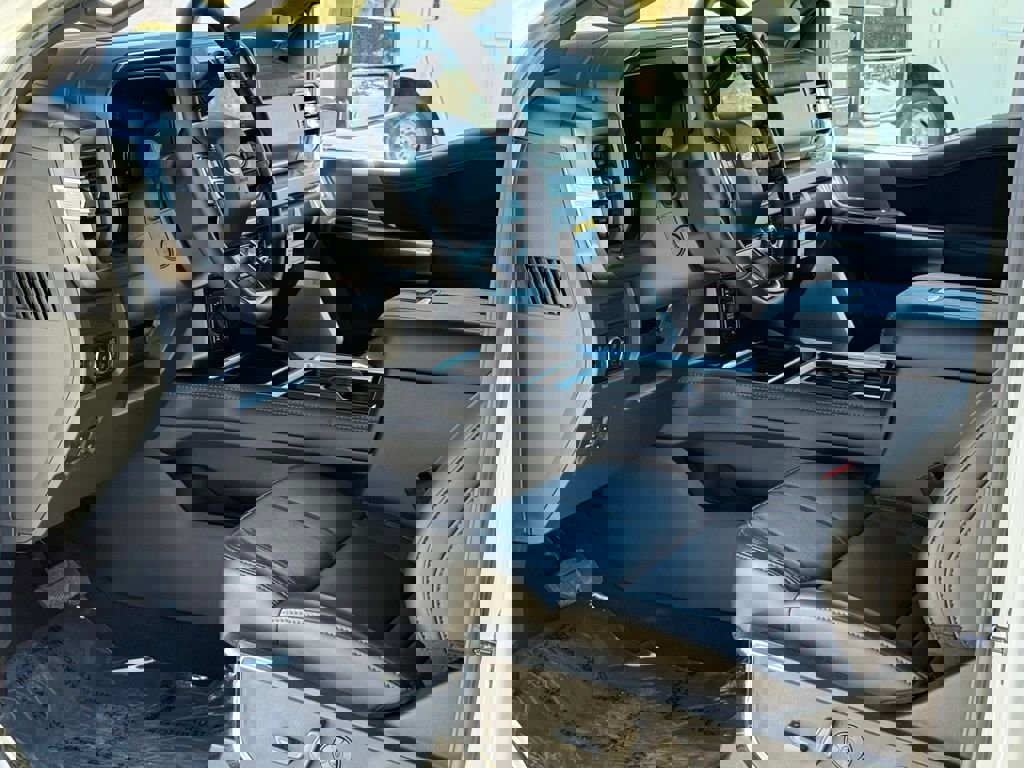 New 2026 Ford F350 Platinum w/ FX4 Off-Road Package image 5