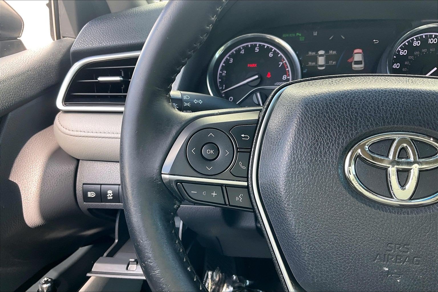 Used 2018 Toyota Camry XLE FWD image 23